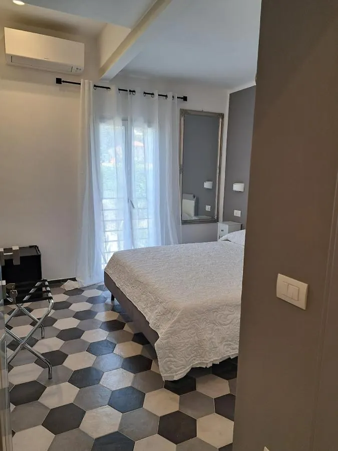 Pavian Hotel Levanto 0*,